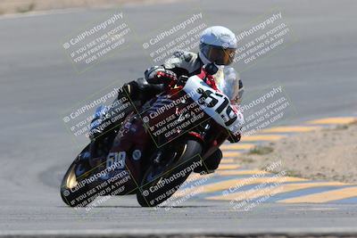 media/Apr-09-2023-SoCal Trackdays (Sun) [[333f347954]]/Turn 10 (115pm)/